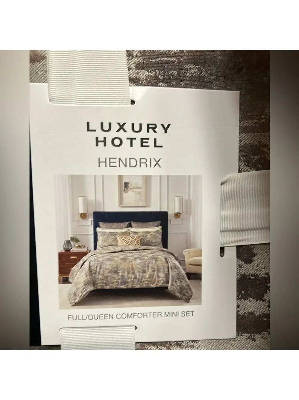Luxury Hotel HENDRIX NWT $329 Mini Comforter Set